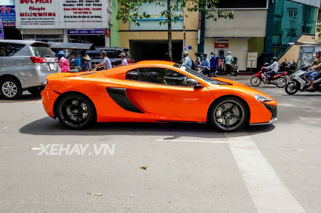 Thêm một chiếc McLaren 650S Spider màu Tarocco Orange có chủ