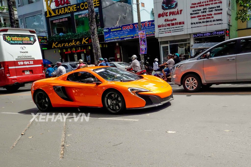 Thêm một chiếc McLaren 650S Spider màu Tarocco Orange có chủ