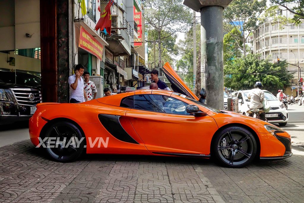 Thêm một chiếc McLaren 650S Spider màu Tarocco Orange có chủ
