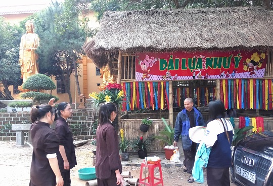 Hàng nghìn học sinh, sinh viên góp sức tạo hàng vạn nụ cười an lạc đón xuân