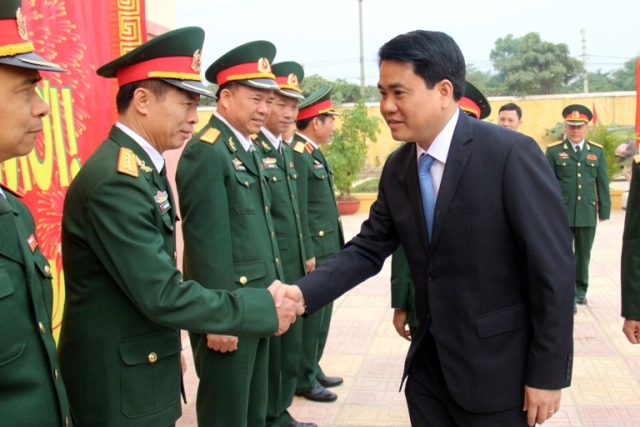 Chủ tịch UBND TP Nguyễn Đức Chung thăm, chúc Tết Tiểu đoàn trinh sát 20