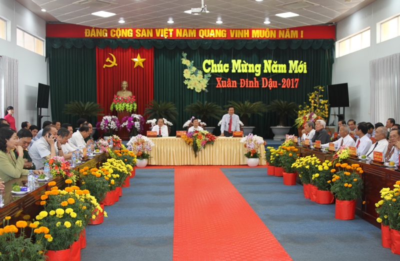 Phó Thủ tướng Thường trực chúc tết Đảng bộ, nhân dân Long An