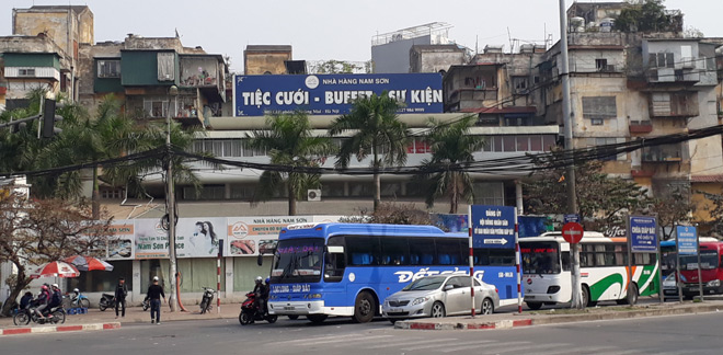 Người dân rục rịch trở lại Thủ đô trong ngày mùng 4 Tết