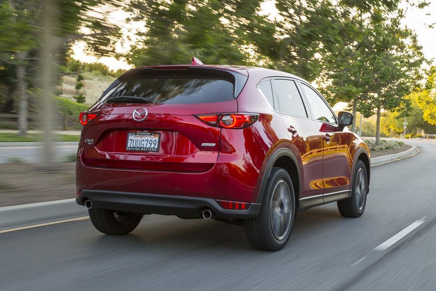 CX-5 năng động, trẻ trung nhưng vẫn chịu thua trước 