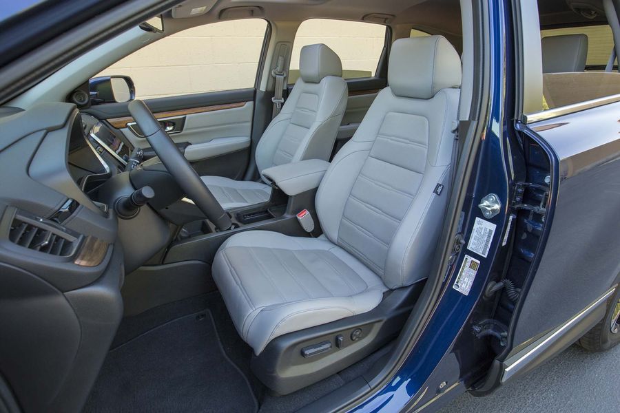 CX-5 năng động, trẻ trung nhưng vẫn chịu thua trước 