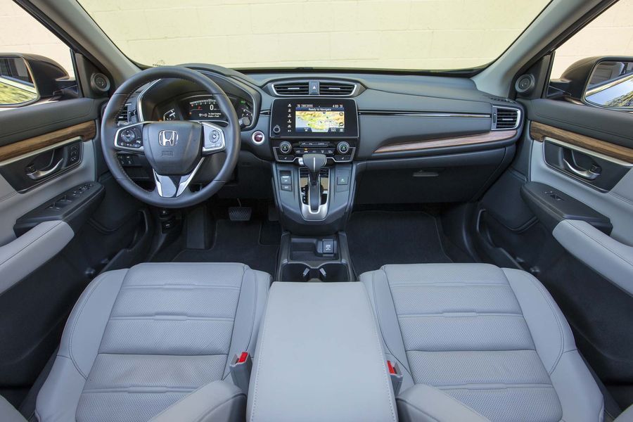 CX-5 năng động, trẻ trung nhưng vẫn chịu thua trước 