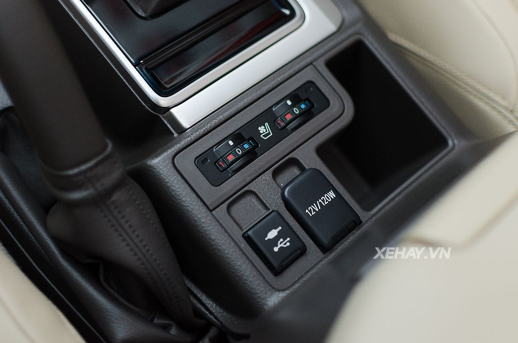 Bắt gặp bộ đôi Toyota Land Cruiser Prado VX 2018 đầu tiên về Việt Nam