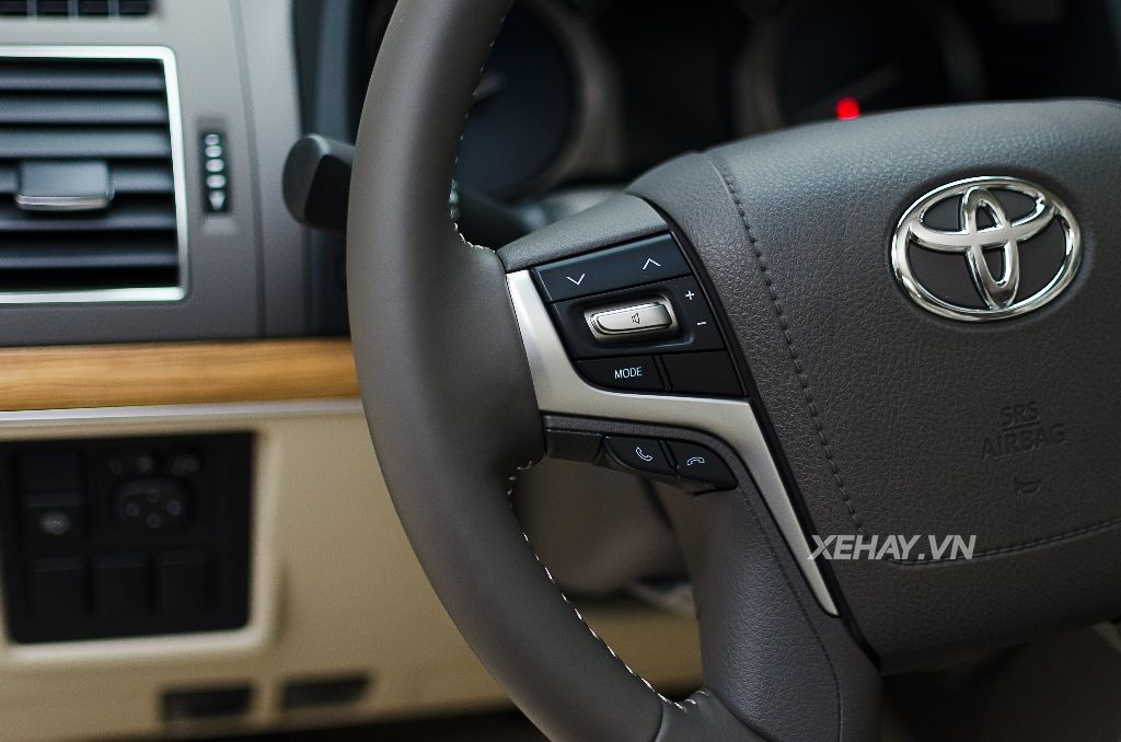 Bắt gặp bộ đôi Toyota Land Cruiser Prado VX 2018 đầu tiên về Việt Nam