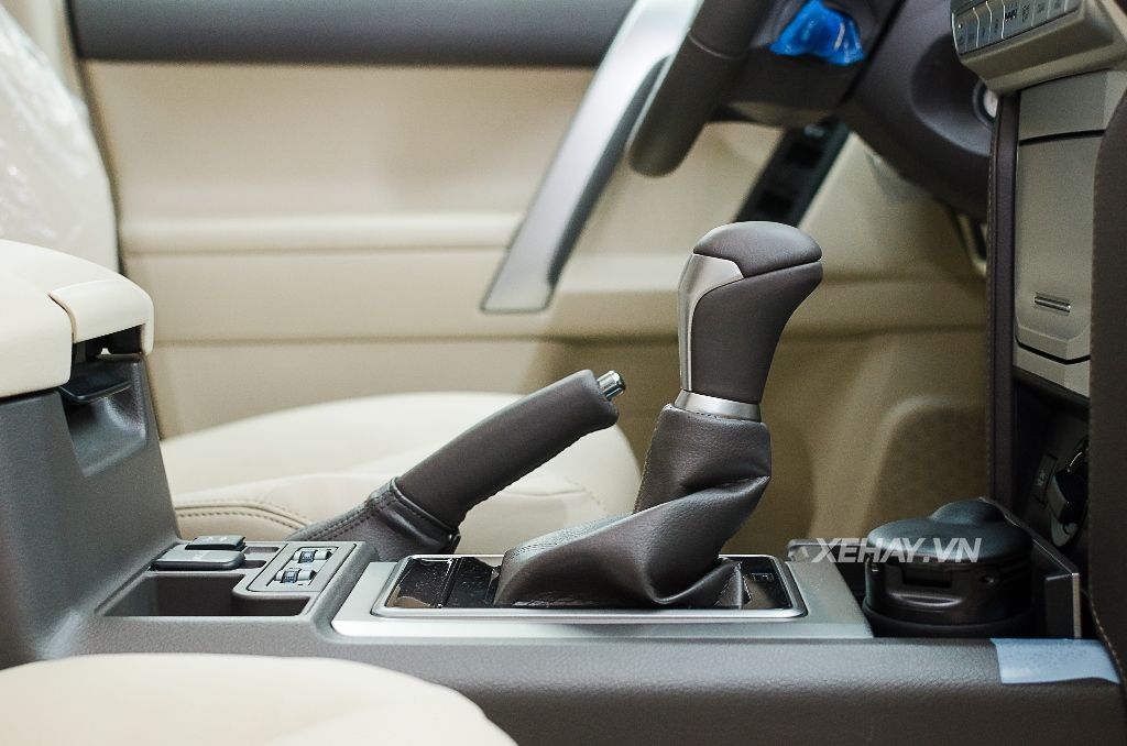 Bắt gặp bộ đôi Toyota Land Cruiser Prado VX 2018 đầu tiên về Việt Nam