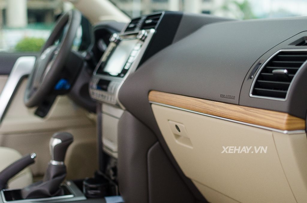 Bắt gặp bộ đôi Toyota Land Cruiser Prado VX 2018 đầu tiên về Việt Nam