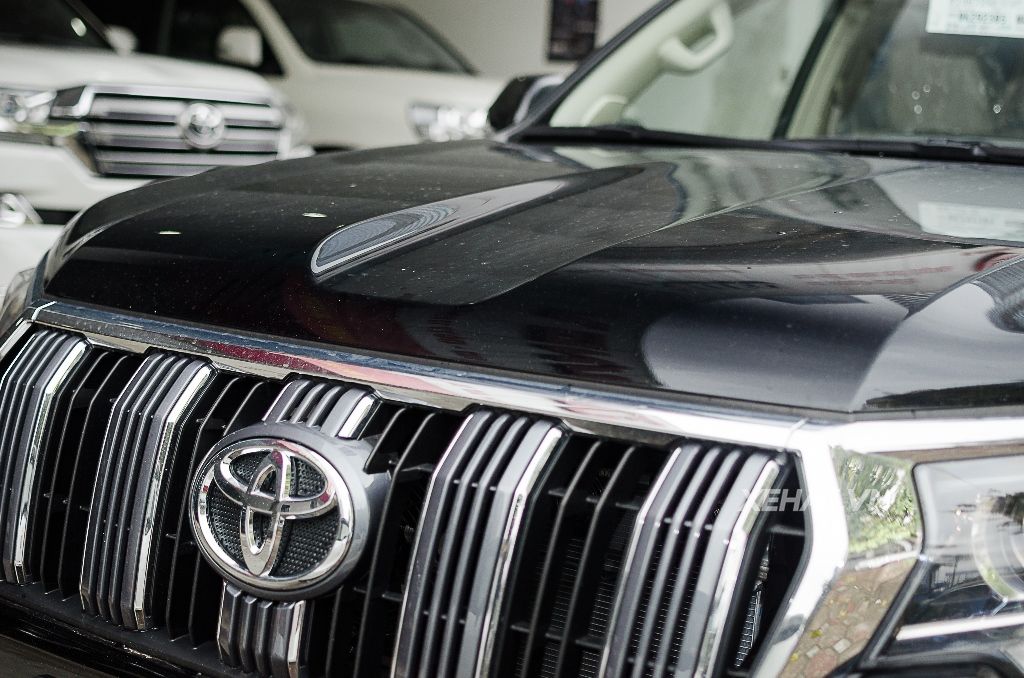 Bắt gặp bộ đôi Toyota Land Cruiser Prado VX 2018 đầu tiên về Việt Nam