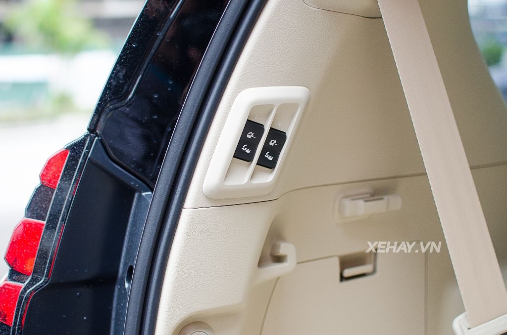 Bắt gặp bộ đôi Toyota Land Cruiser Prado VX 2018 đầu tiên về Việt Nam