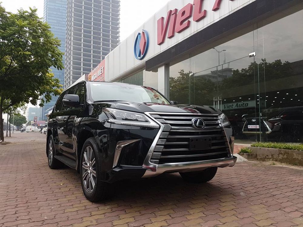 Lexus LX570 nhập khẩu từ Mỹ có giá 8,8 tỷ đồng tại Việt Nam