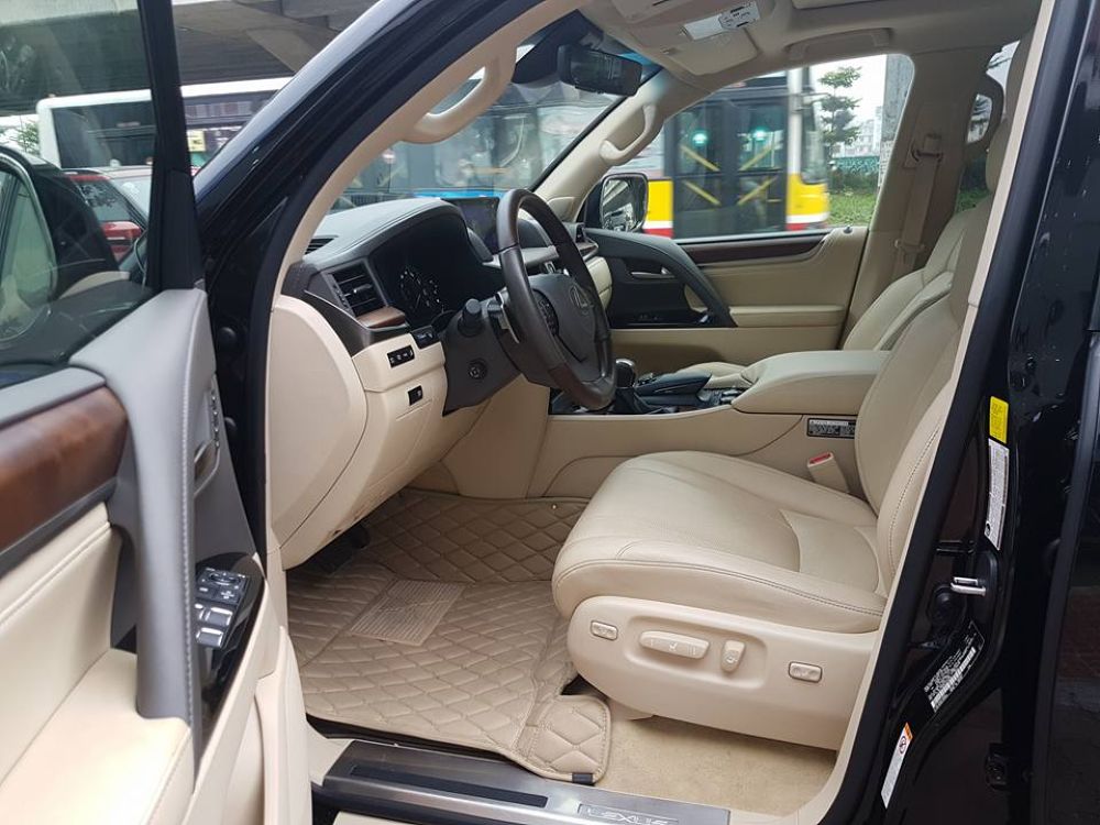 Lexus LX570 nhập khẩu từ Mỹ có giá 8,8 tỷ đồng tại Việt Nam