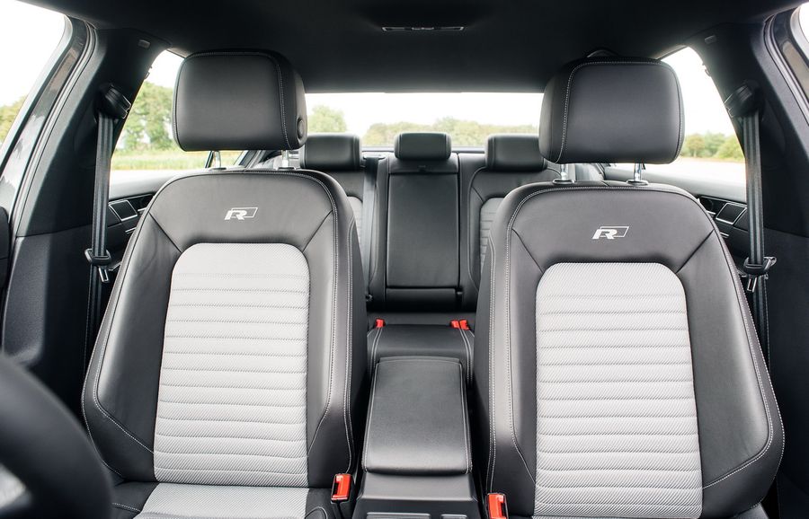 Volkswagen Passat 2018 có giá bán khởi điểm chỉ từ 726 triệu VNĐ