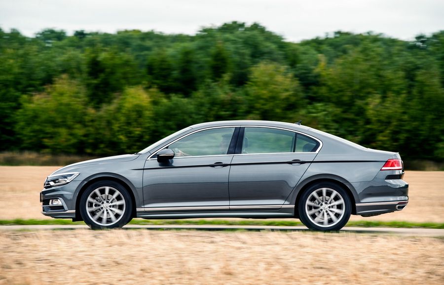 Volkswagen Passat 2018 có giá bán khởi điểm chỉ từ 726 triệu VNĐ