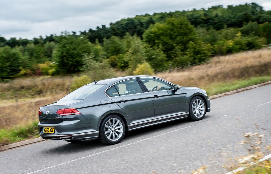 Volkswagen Passat 2018 có giá bán khởi điểm chỉ từ 726 triệu VNĐ
