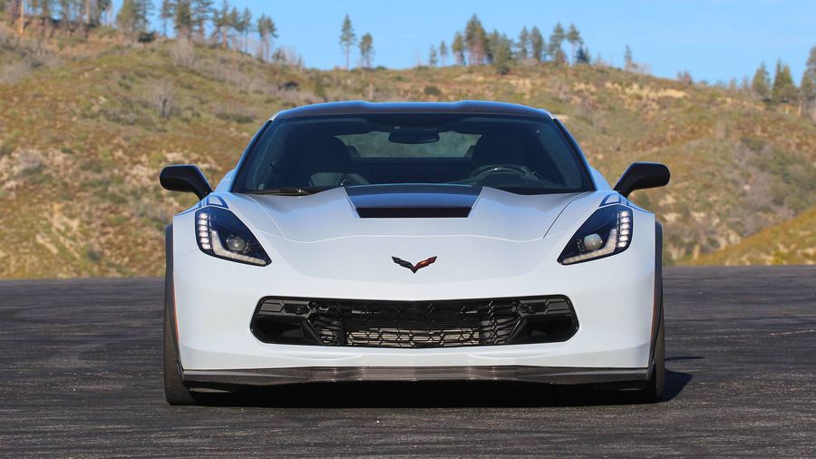 Chevrolet Corvette 2018 chia tay thế giới với số lượng sản xuất đáng buồn - chỉ 9.686 xe