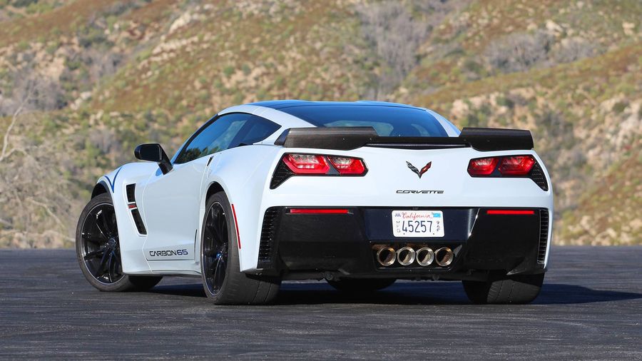 Chevrolet Corvette 2018 chia tay thế giới với số lượng sản xuất đáng buồn - chỉ 9.686 xe