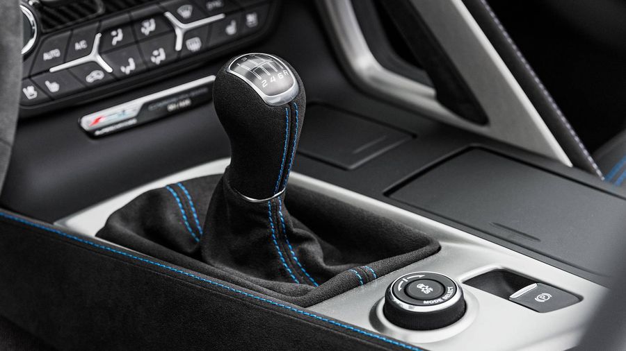 Chevrolet Corvette 2018 chia tay thế giới với số lượng sản xuất đáng buồn - chỉ 9.686 xe