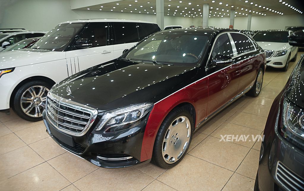 Bộ đôi siêu sang Mercedes-Maybach gắn logo Maybach tại Hà Nội