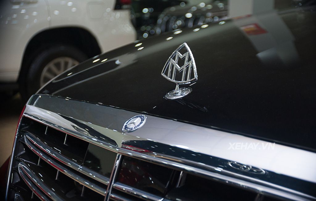 Bộ đôi siêu sang Mercedes-Maybach gắn logo Maybach tại Hà Nội