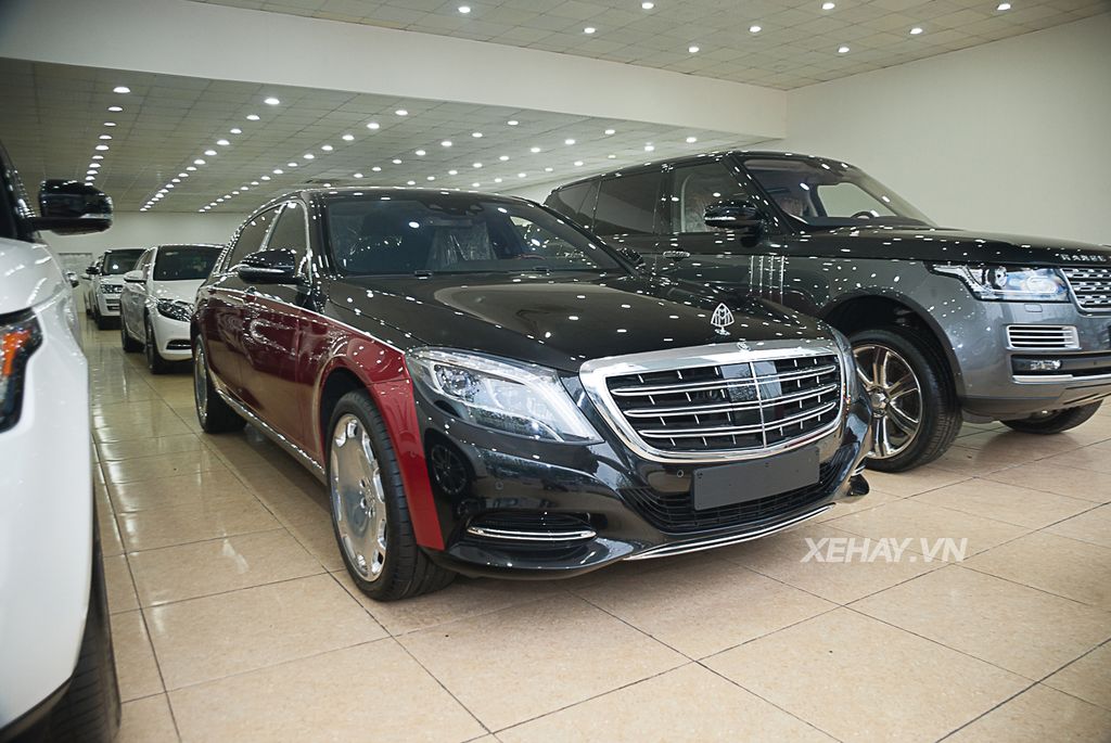 Bộ đôi siêu sang Mercedes-Maybach gắn logo Maybach tại Hà Nội