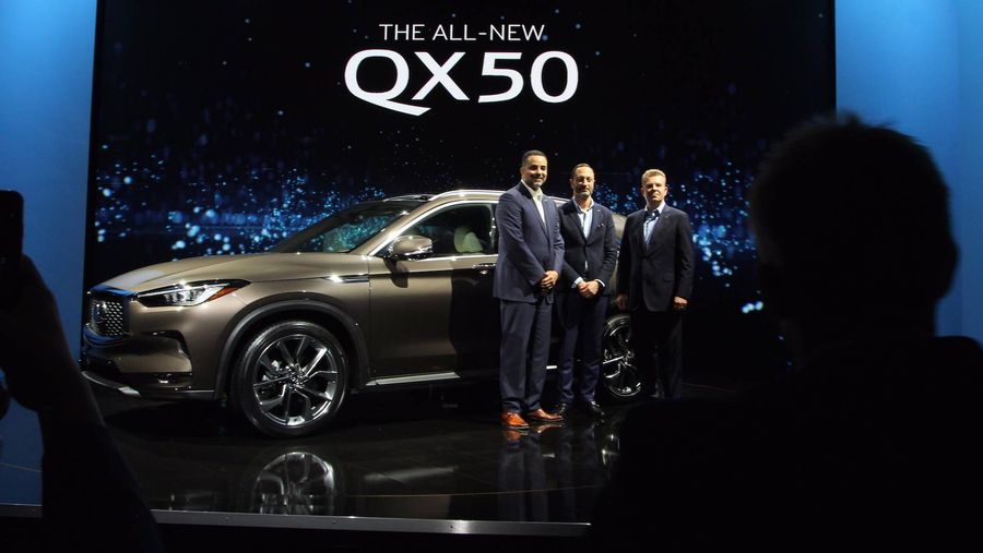 Infiniti chốt giá QX50 từ 831 triệu VNĐ, tặng nhiều phần quà giá trị cho khách hàng đặt mua xe