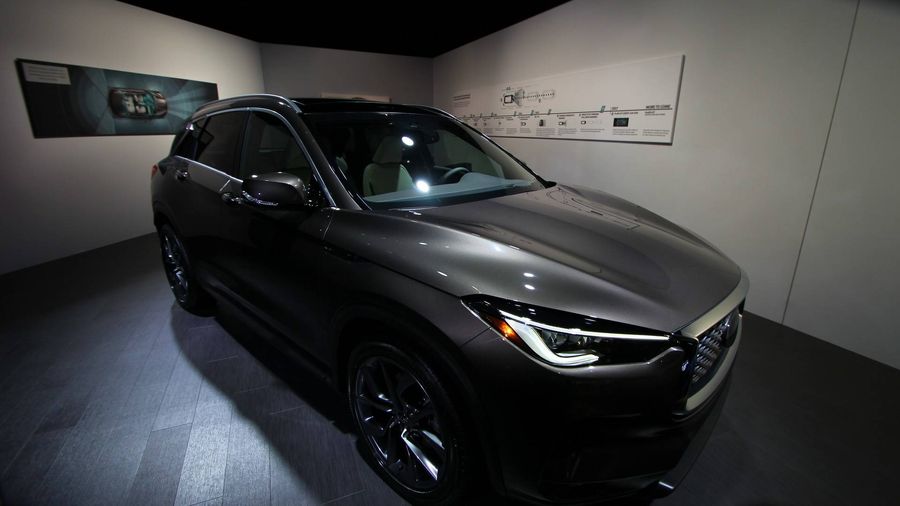 Infiniti chốt giá QX50 từ 831 triệu VNĐ, tặng nhiều phần quà giá trị cho khách hàng đặt mua xe