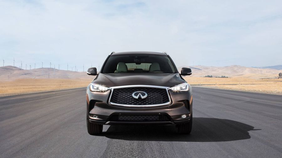 Infiniti chốt giá QX50 từ 831 triệu VNĐ, tặng nhiều phần quà giá trị cho khách hàng đặt mua xe