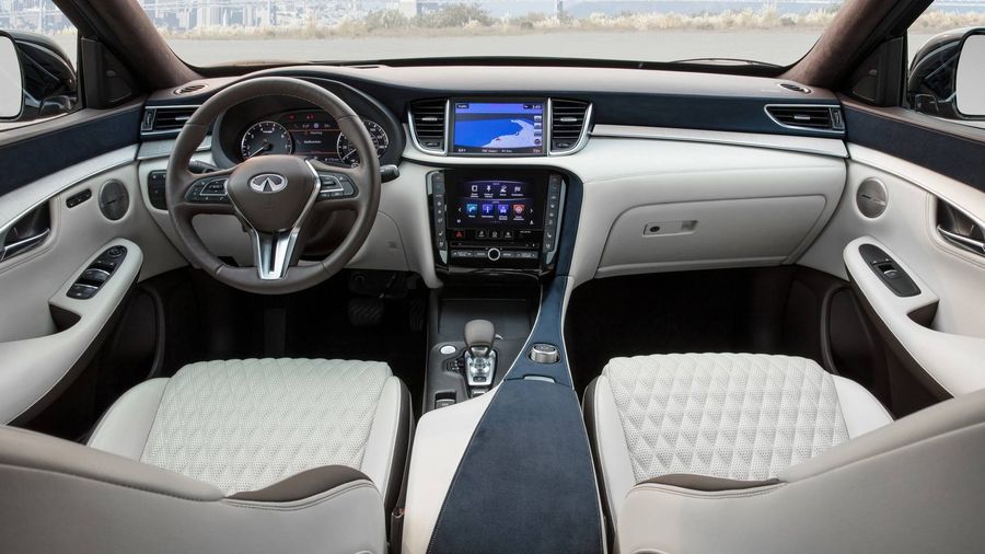 Infiniti chốt giá QX50 từ 831 triệu VNĐ, tặng nhiều phần quà giá trị cho khách hàng đặt mua xe