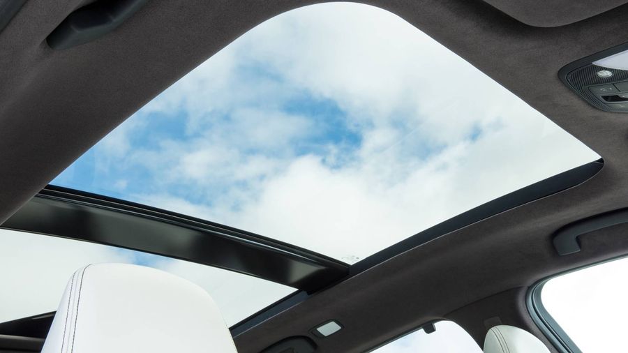 Infiniti chốt giá QX50 từ 831 triệu VNĐ, tặng nhiều phần quà giá trị cho khách hàng đặt mua xe