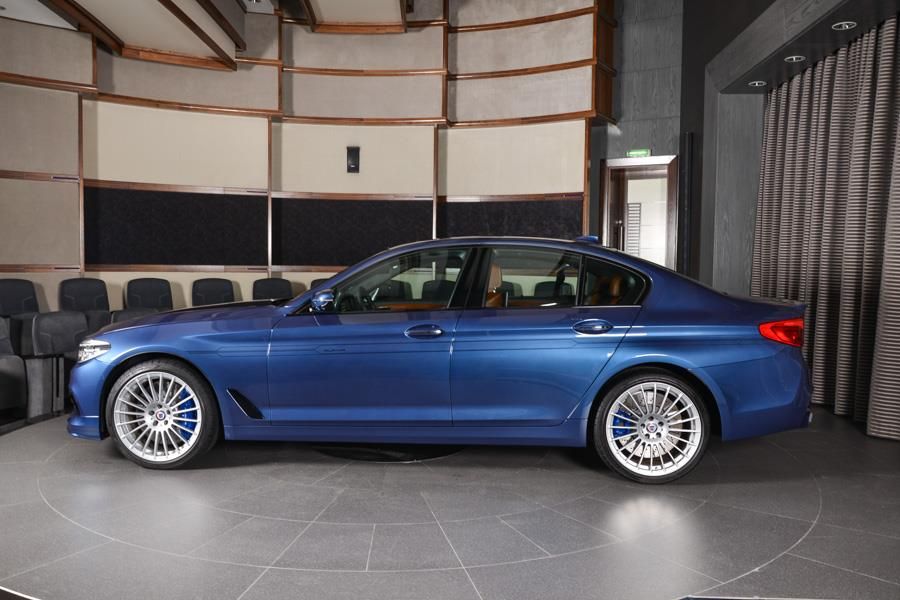 B5 Bi-Turbo - chiếc xe bứt tốc nhanh nhất của Alpina đang được trưng bày tại Abu Dhabi
