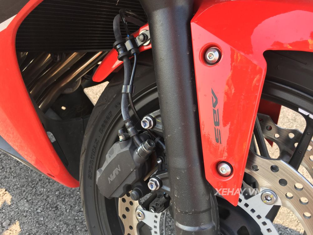 Chiêm ngưỡng vẻ đẹp của mô tô thể thao Honda CBR650F 2017