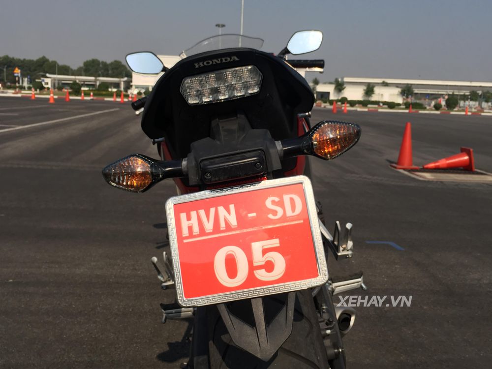 Chiêm ngưỡng vẻ đẹp của mô tô thể thao Honda CBR650F 2017