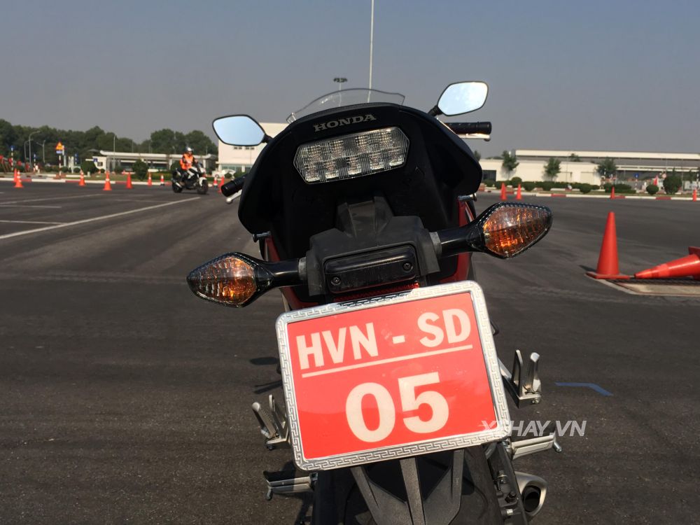 Chiêm ngưỡng vẻ đẹp của mô tô thể thao Honda CBR650F 2017