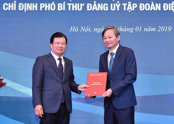 Phó Thủ tướng Trịnh Đình Dũng trao Quyết định bổ nhiệm Thành viên HĐTV Tập đoàn Điện lực Việt Nam cho ông Trần Đình Nhân