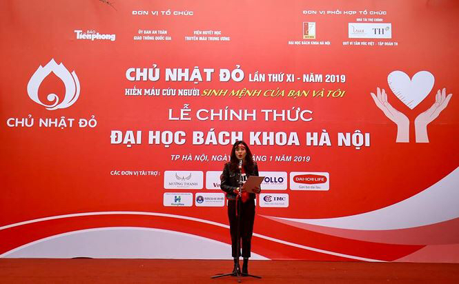 Bà Trần Như Trang phát biểu tại Lễ chính thức chương trình Chủ nhật Đỏ 2019