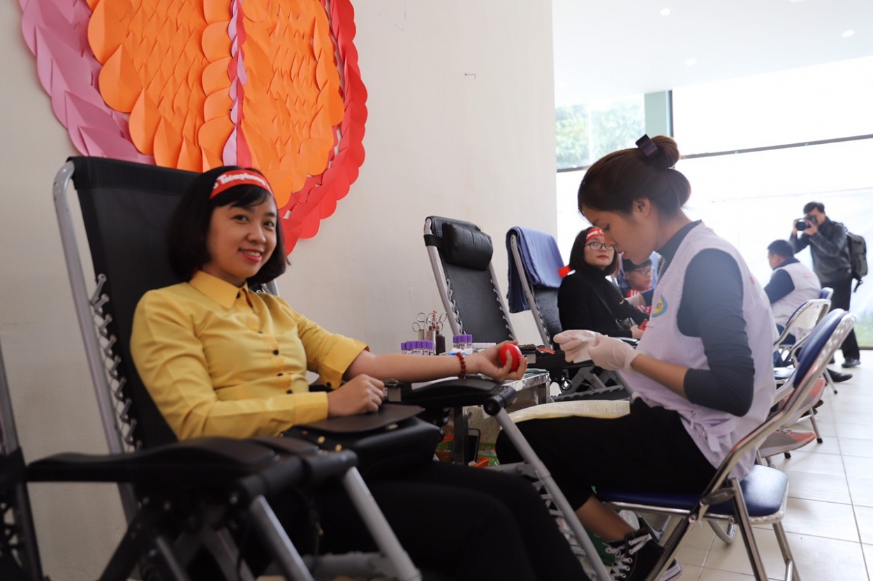 Rất đông đảo CBNV BAC A BANK tham gia hiến máu tại ngày hội
