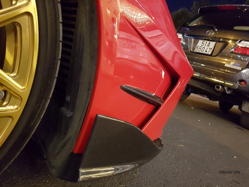 Gặp Ferrari 488 GTB độ Mansory hầm hố nhất Việt Nam