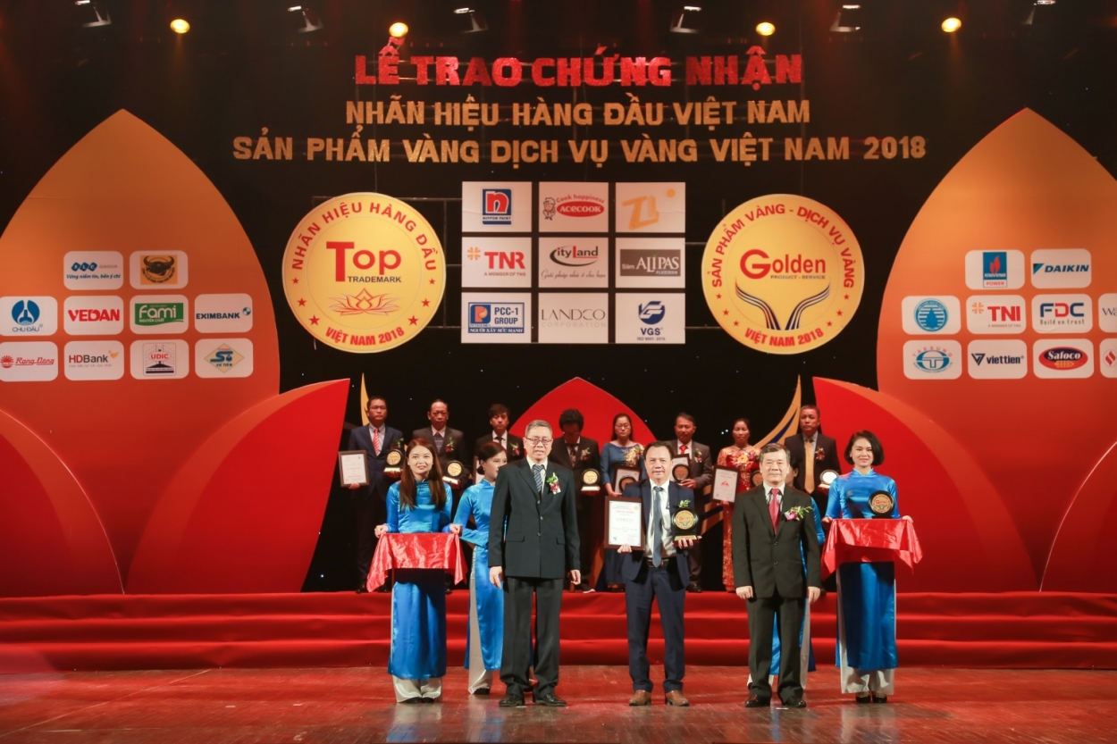 Landco Corporation đón nhận giải thưởng Top 50 Nhãn hiệu hàng đầu Việt Nam năm 2018