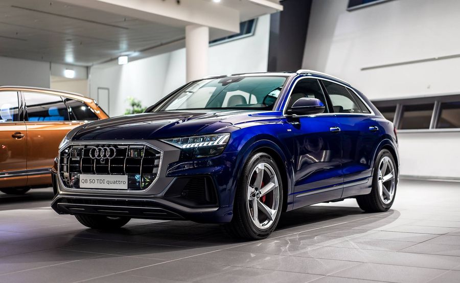 Audi Q8 Navarra Blue sang trọng hơn với khoang cabin tùy chỉnh