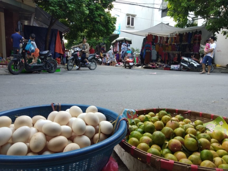 Nhiều mặt hàng thiết yếu phục vụ nhu cầu người dân cũng bắt đầu tăng giá.
