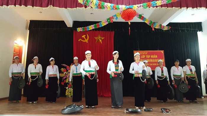 Lớp tập huấn cồng chiêng cho đồng bào dân tộc Mường, huyện Quốc Oai đầu năm 2018