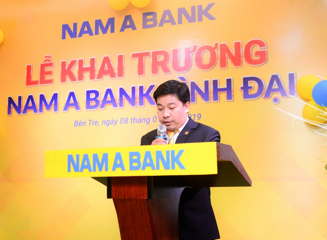 Ông Phan Nhu Nhượng – Giám đốc Nam A Bank Bình Đại phát biểu tại Lễ khai trương.