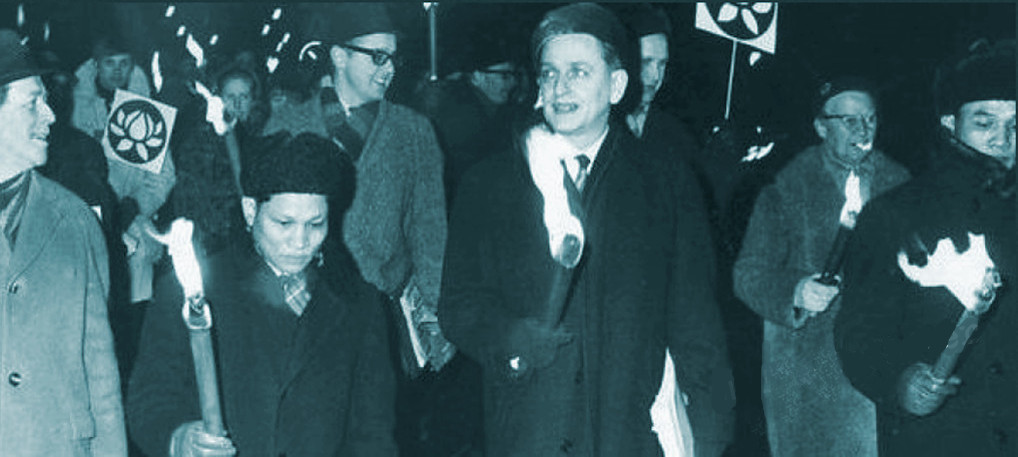 Thủ tướng Olof Palme đi biểu tình ở Stockholm sát cánh với đại sứ Việt Nam Dân chủ Cộng hòa Nguyễn Thọ Chân tháng 2/1968 ( nguồn Wikipedia)
