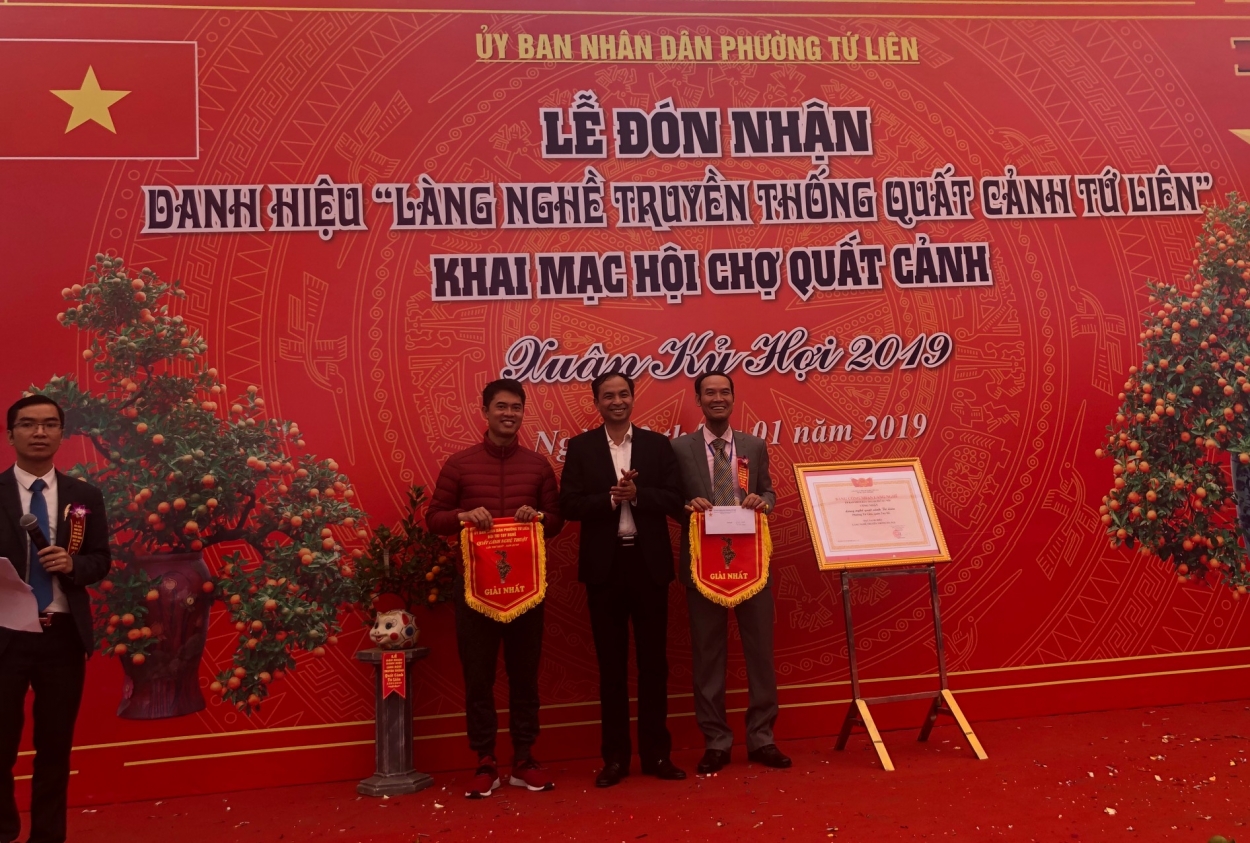 Hai nghệ nhân đạt Giải Nhất Hội thi tay nghề quất cảnh nghệ thuật