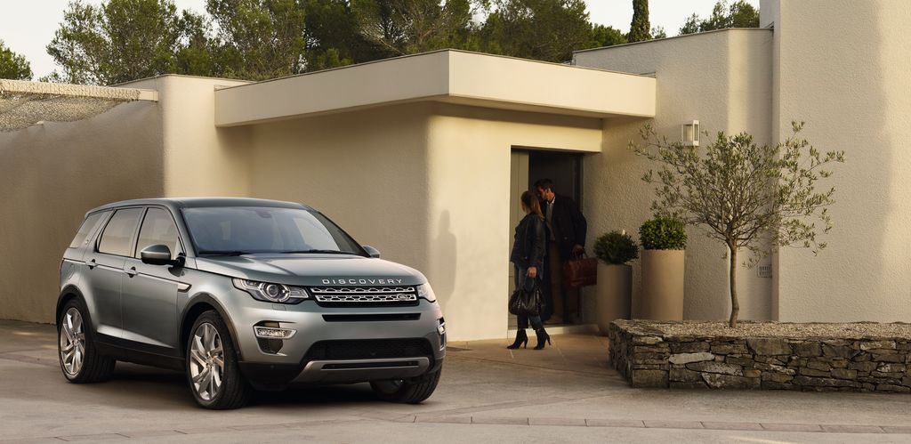 JLR giảm giá mẫu cũ chào đón mẫu Evoque mới 2019 chuẩn bị về Việt Nam