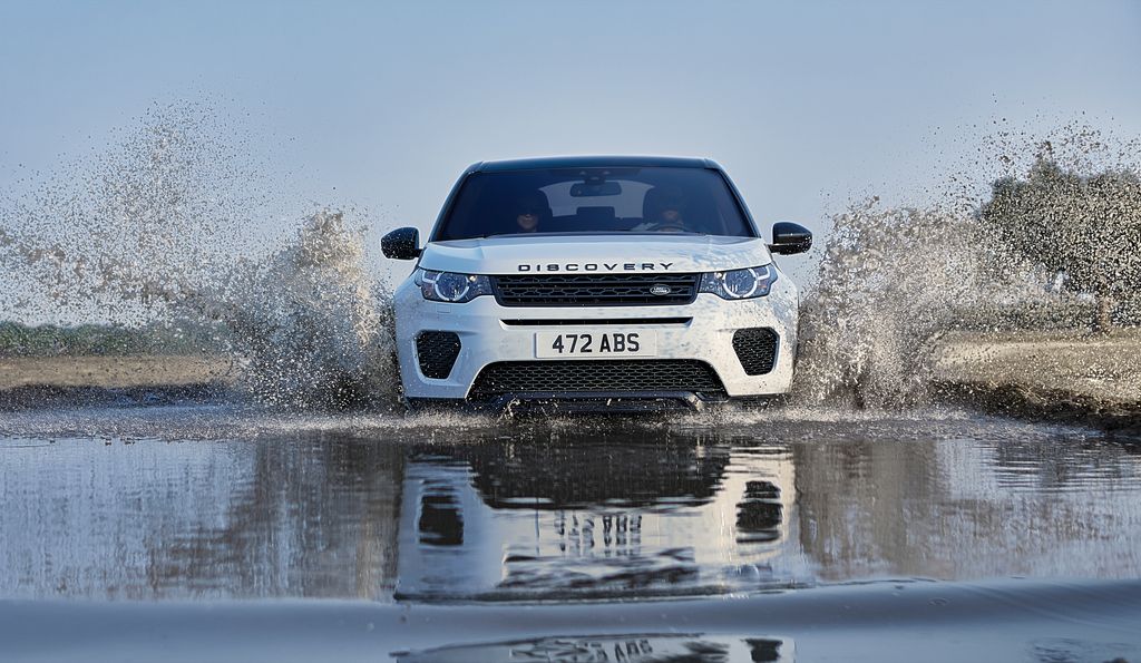 JLR giảm giá mẫu cũ chào đón mẫu Evoque mới 2019 chuẩn bị về Việt Nam