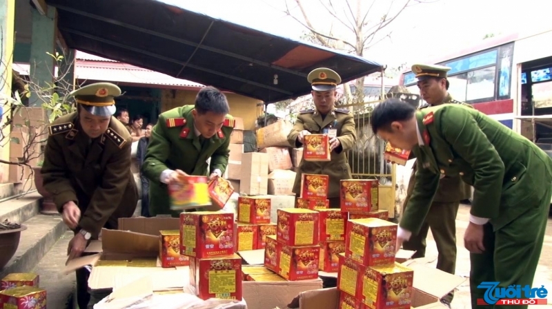 Lạng Sơn: Thu giữ 144 giàn pháo được vận chuyển thuê từ biên giới vào nội địa